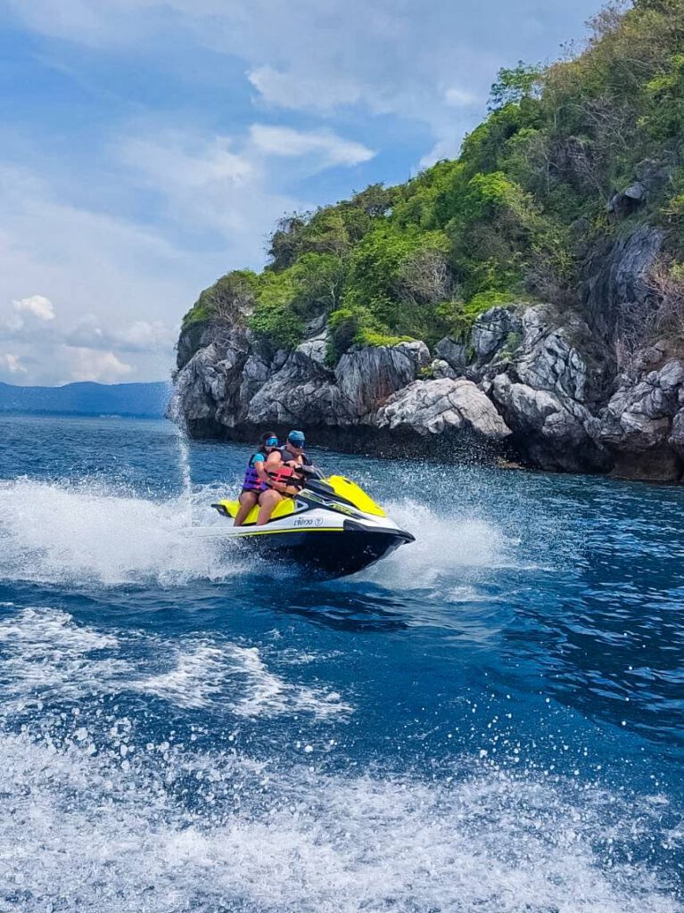 Package of Water Sports – Smile Samui Tour