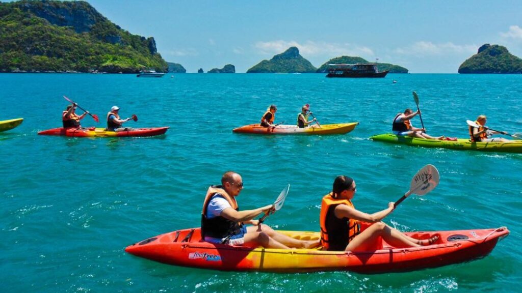 พายเรือคายัคและพายเรือแคนู มีทั้งความสนุกและความผ่อนคลาย